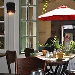 Le Vieux Carré Hotel