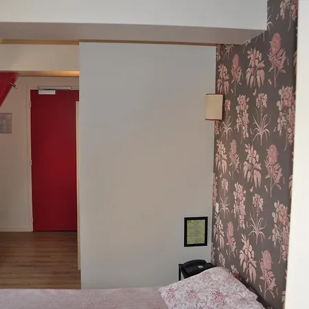 Le Vieux Carré 2*