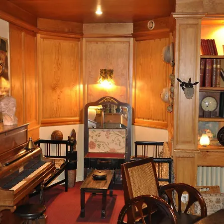 Le Vieux Carre 호텔 2*