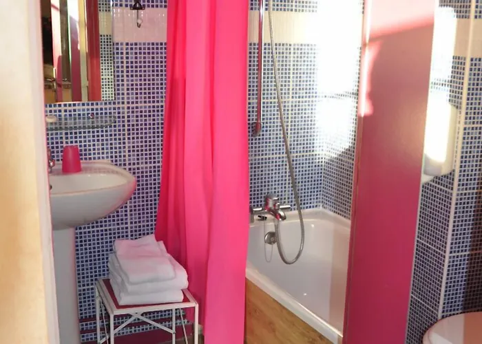 老卡雷酒店 2* 鲁昂